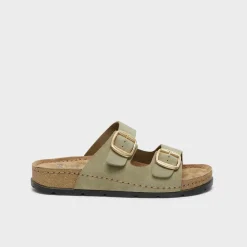 bora 2 buckles