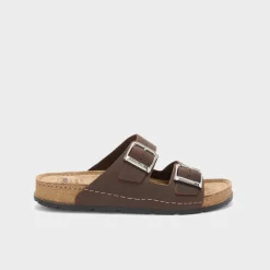 bora 2 buckles man