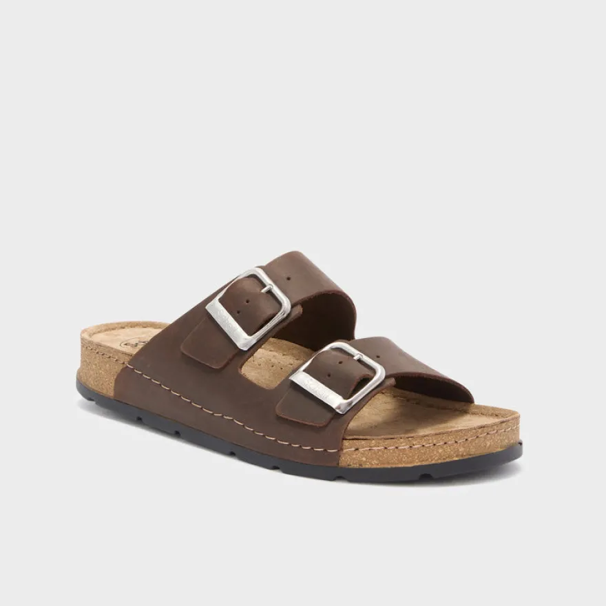 bora 2 buckles man