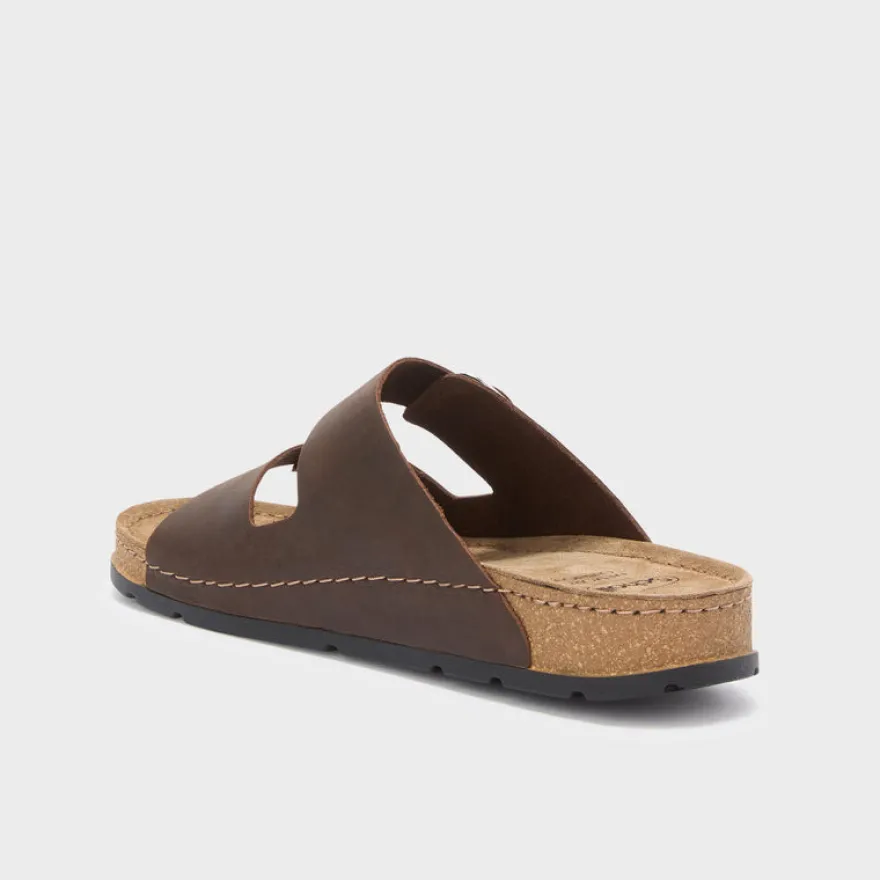bora 2 buckles man
