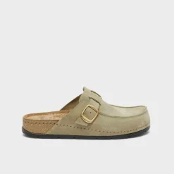 bora moccasin
