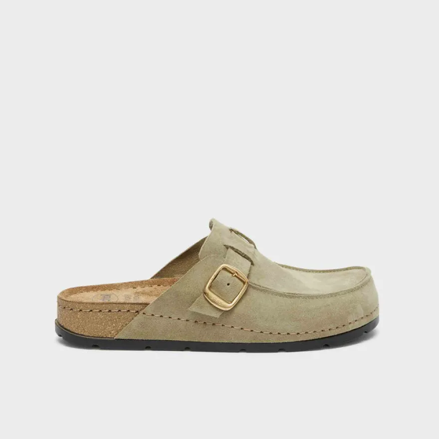 bora moccasin