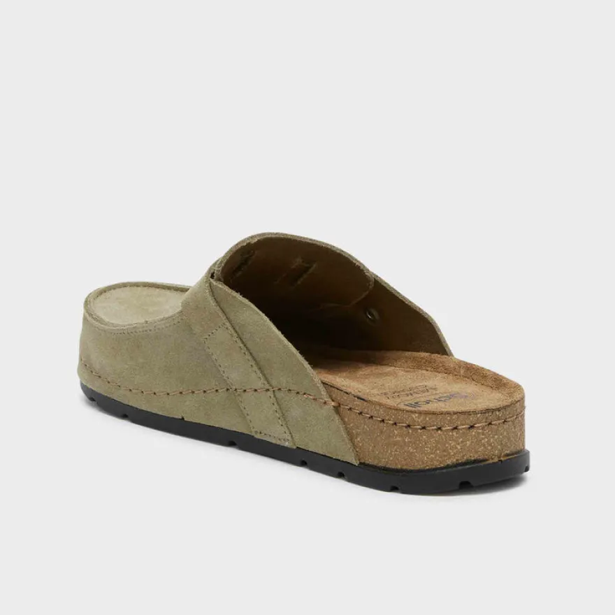 bora moccasin
