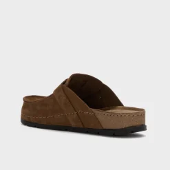 bora moccasin
