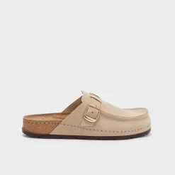 bora moccasin