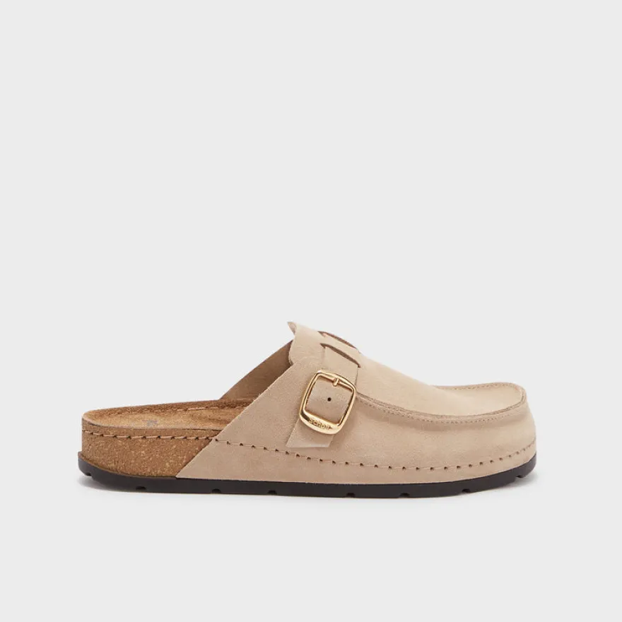 bora moccasin