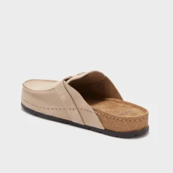bora moccasin