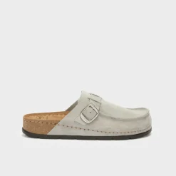bora moccasin