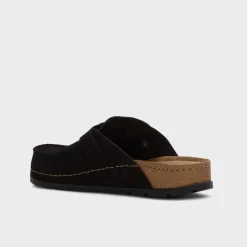 bora moccasin