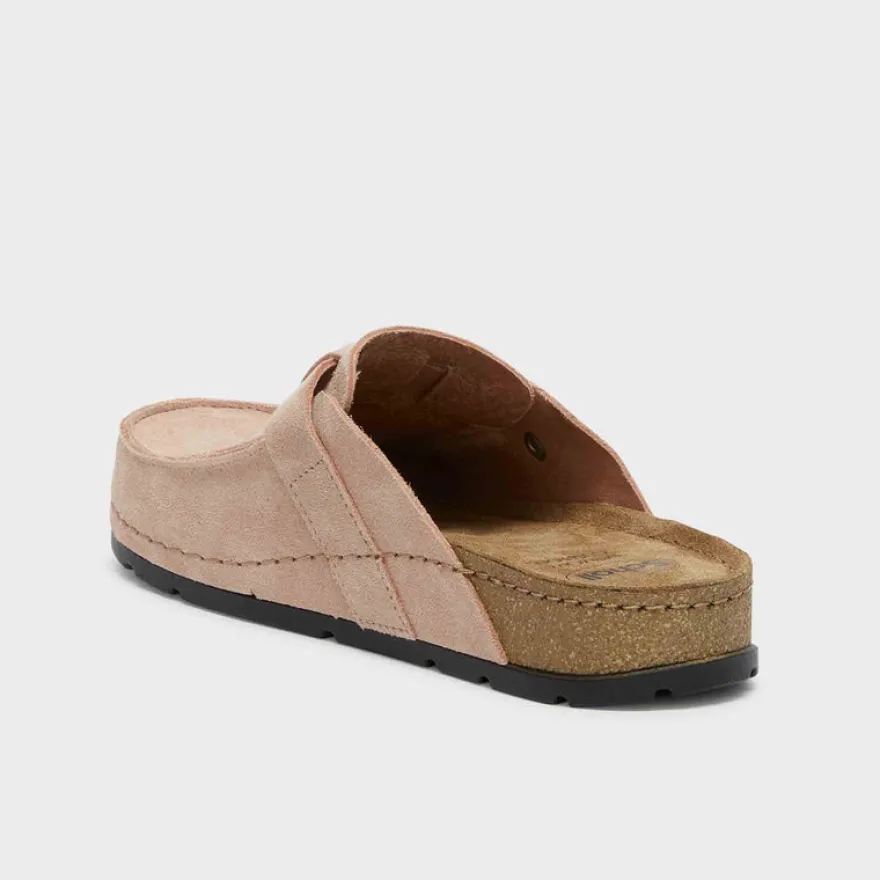 bora moccasin